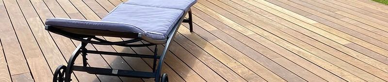 Terrasse piscine en Ipé – pose sur lambourdes, rendu naturel