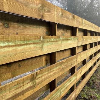 Clôture bois voliges