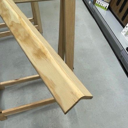 Baguette d'angle bords arrondis en pin des Landes 45x45 mm Long. 2,40 m