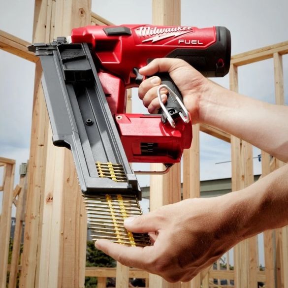Cloueur de charpente 34° Fuel 18V M18 FFN-502C + 2 batteries 5Ah + chargeur | MILWAUKEE 4933471404