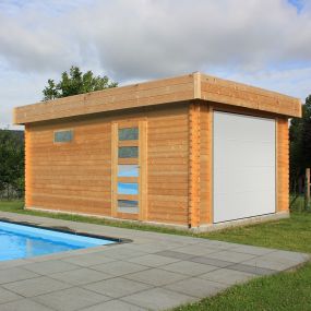 Garage en bois brut 40 mm avec porte sectionnelle motorisée