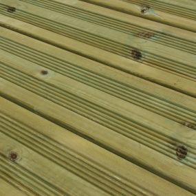 Lame en pin du Nord striée 5,40 m pour terrasse extérieure