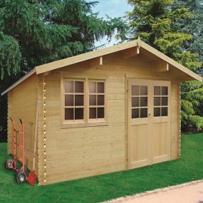 Abri S8386 Visp installé dans un jardin en Nouvelle-Aquitaine – design élégant et durable